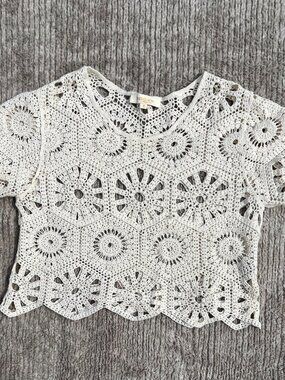 Rebellion Again White Crochet Crop Top Short Sleeve Size M